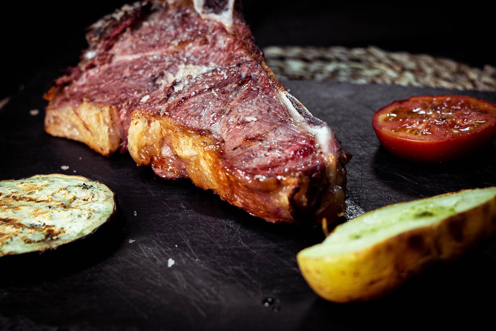 Entrecot y guarnicion