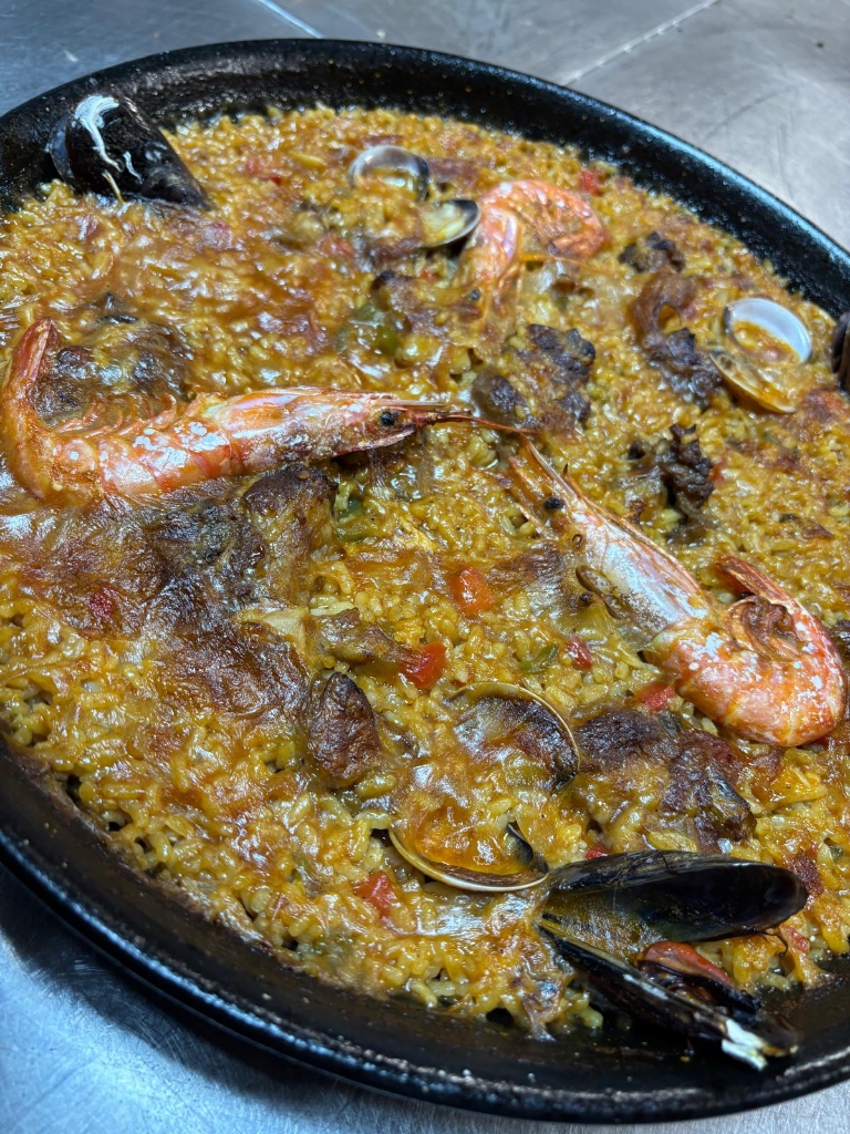 Paella mixta