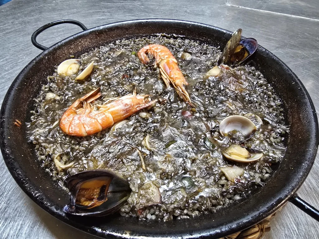Paella marinera en Restaurante Abrasas Blanes